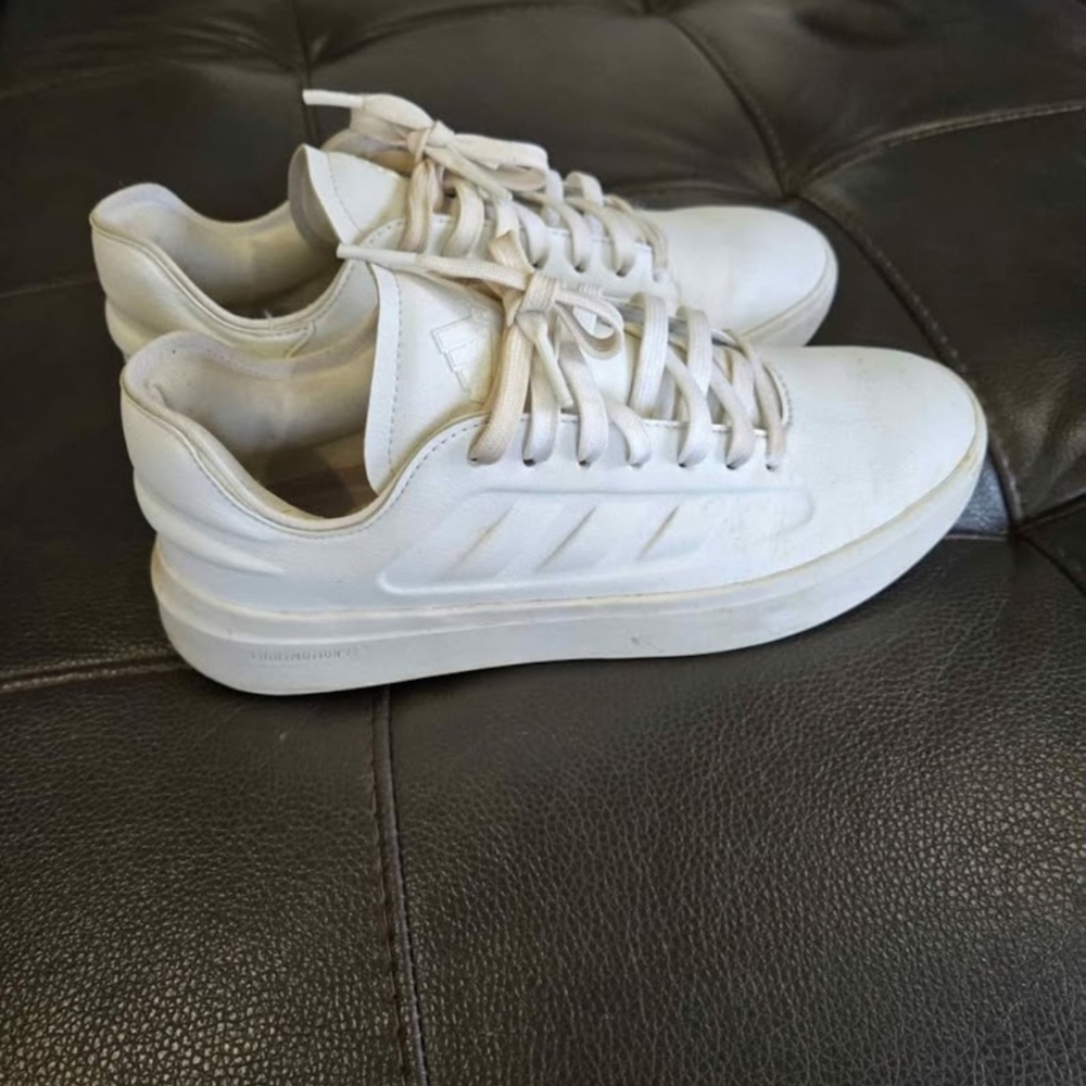 Adidas Sneakers